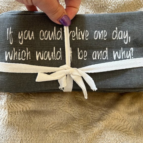 NWOT Gray cloth napkins with cloth ribbon - Picture 3 of 6